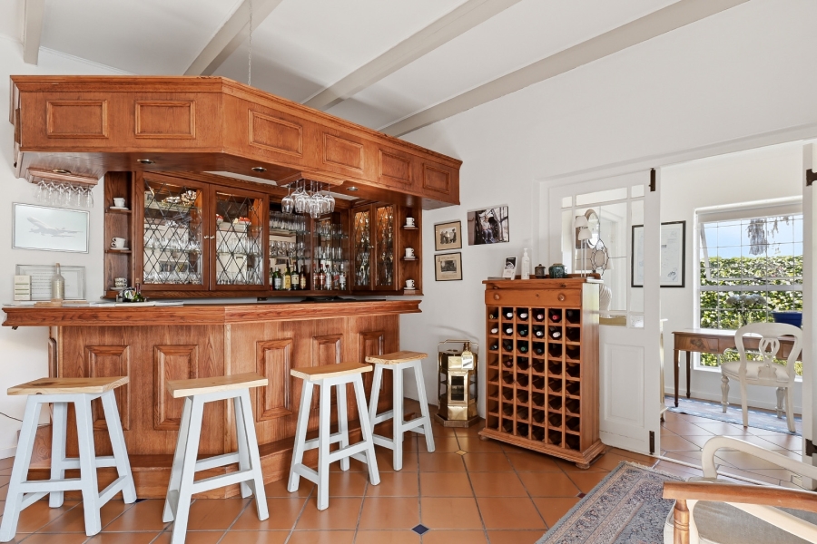 5 Bedroom Property for Sale in Constantia Western Cape